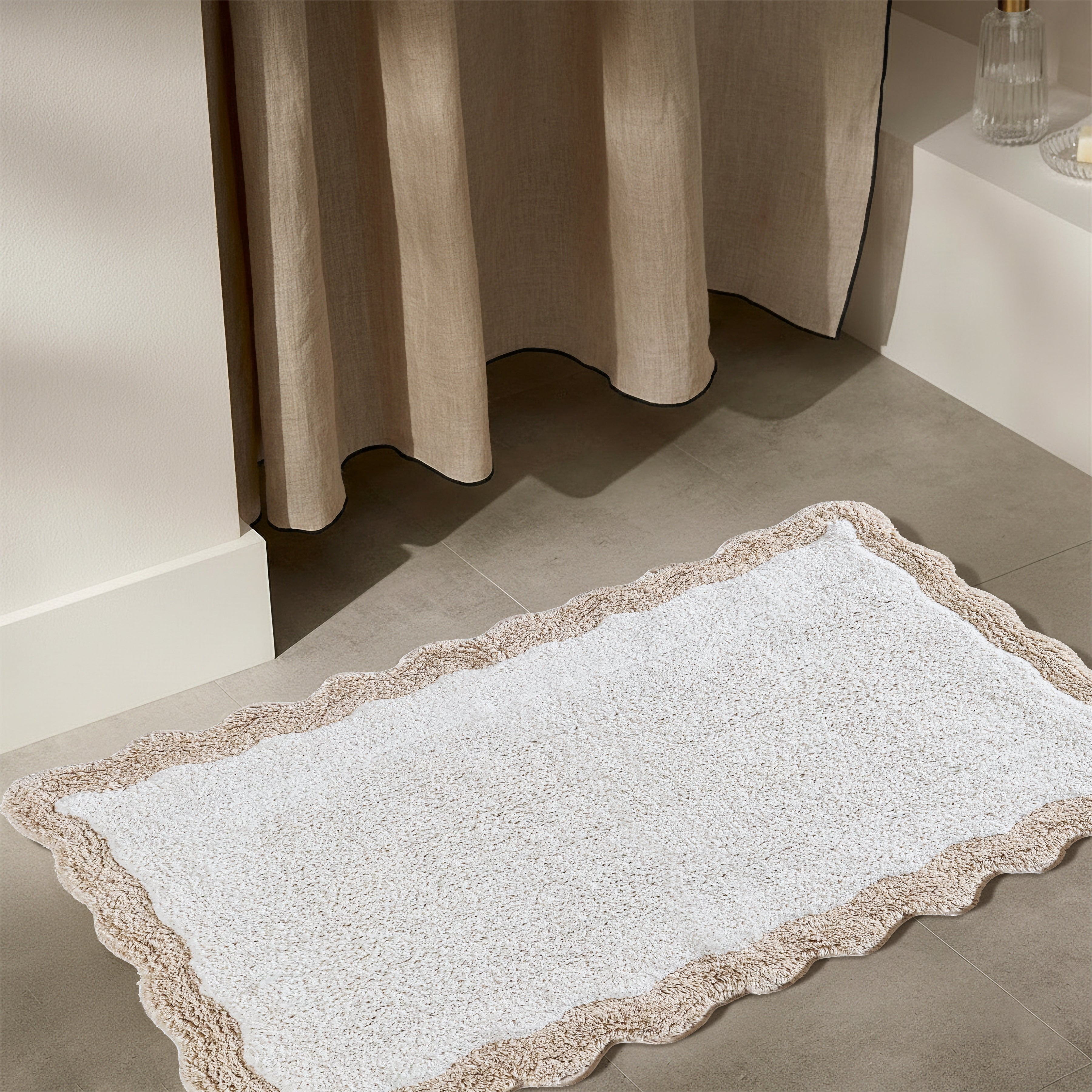 Cotton Scalloped Bathmat with Antiskid 20"x32" – 100% Cotton Scalloped Bath Mat, Anti Skid, Soft & Absorbent Bathroom Rug for Shower, Tub & Entryway
