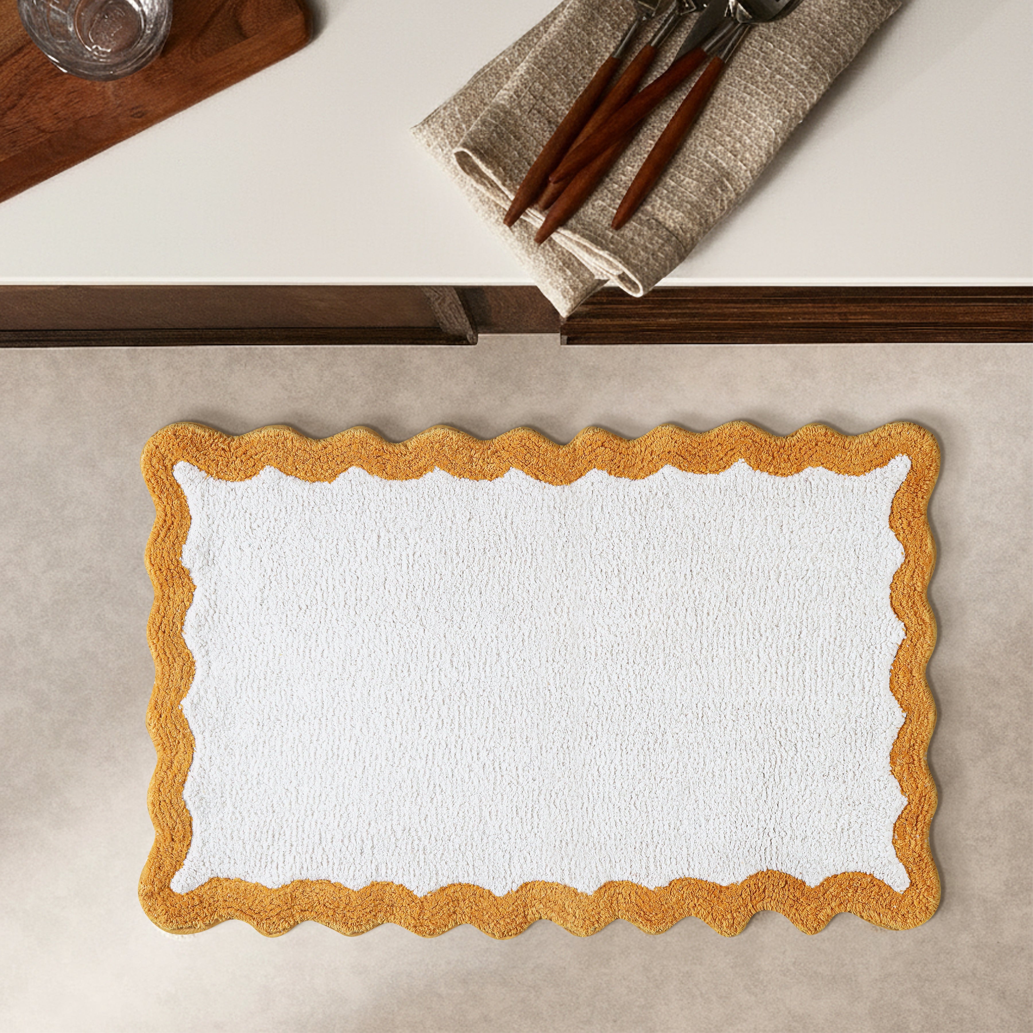 Cotton Scalloped Bathmat with Antiskid 20"x32" – 100% Cotton Scalloped Bath Mat, Anti Skid, Soft & Absorbent Bathroom Rug for Shower, Tub & Entryway