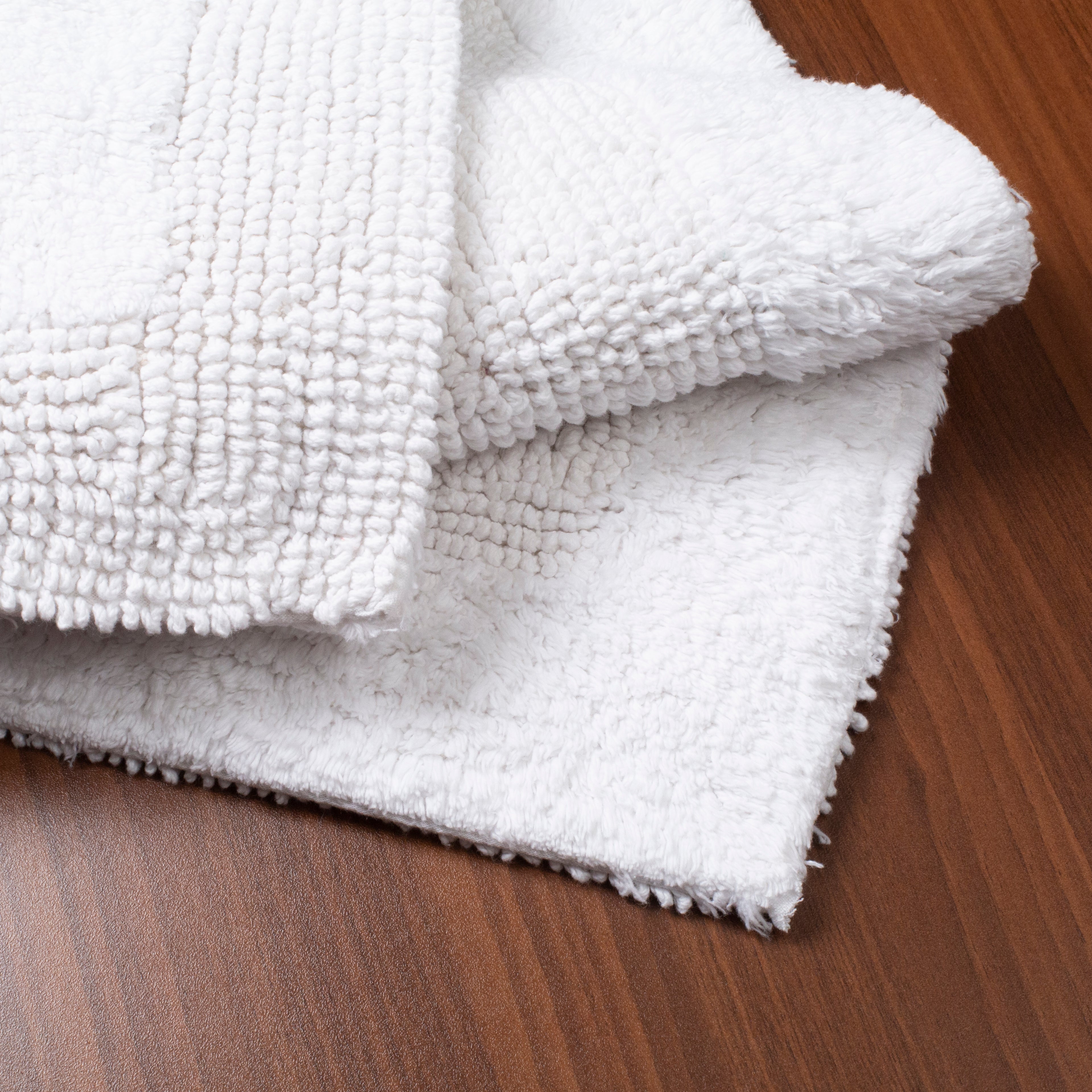 Savi Home Bath Mat Rug  100% Pure Cotton, Super Soft Bath Rugs, Plush & Absorbent, Hand Tufted Heavy Weight Construction, Full Reversible Step Out Rugs